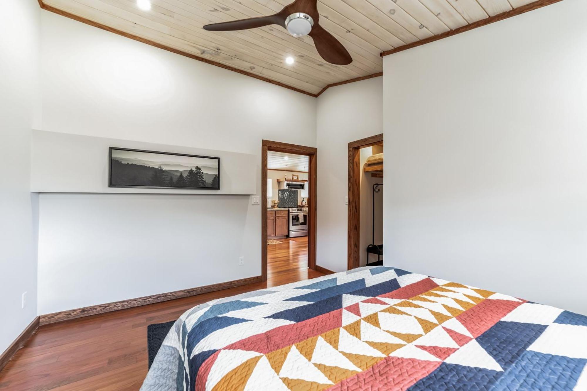 Comfortable Home Near Wineries And Hiking Farmhouse Hendersonville Exterior foto